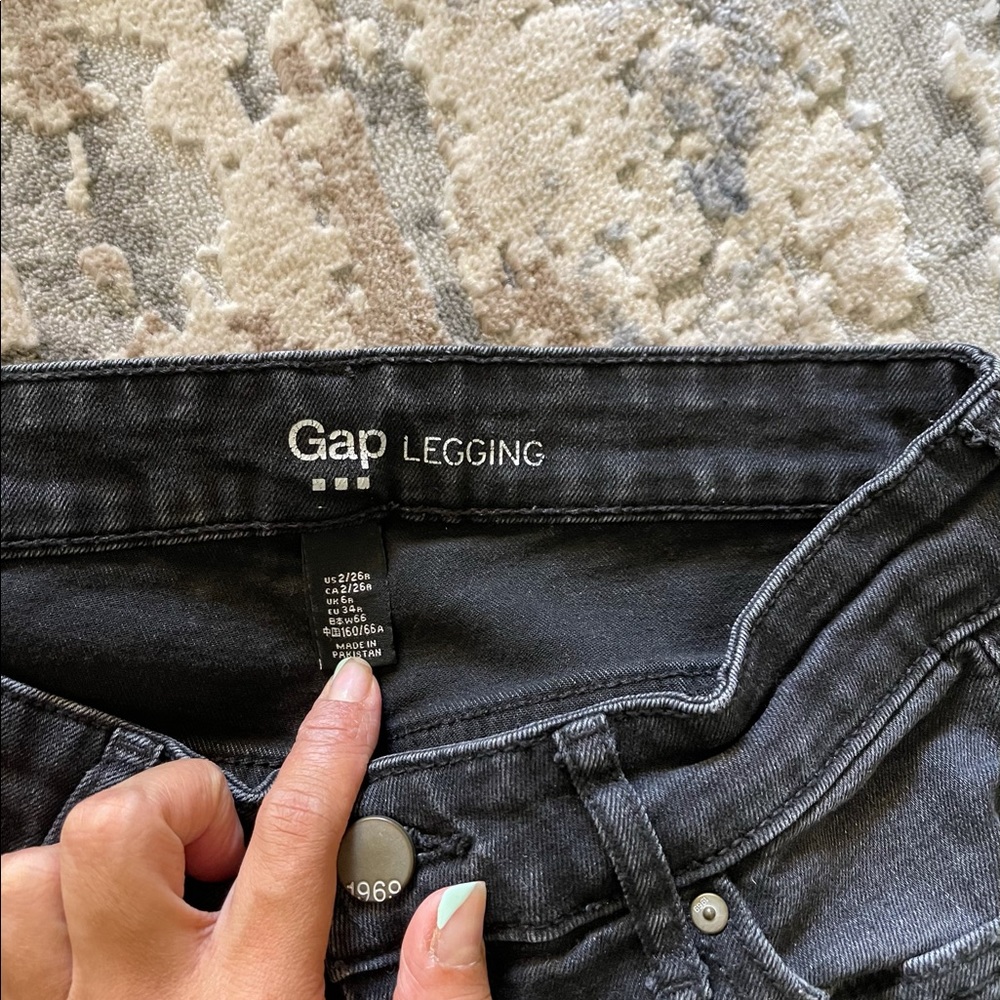 GAP LEGGING RIPPED JEANS - Picture 3 of 3